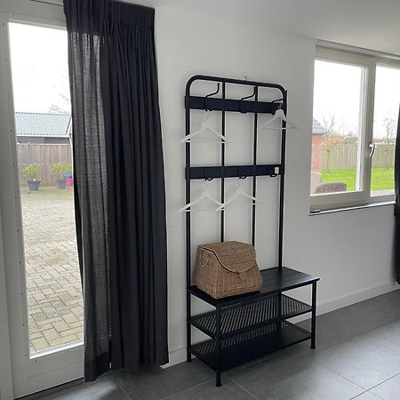 Gastenverblijf Bij De Buuren Dirksland Exteriör bild